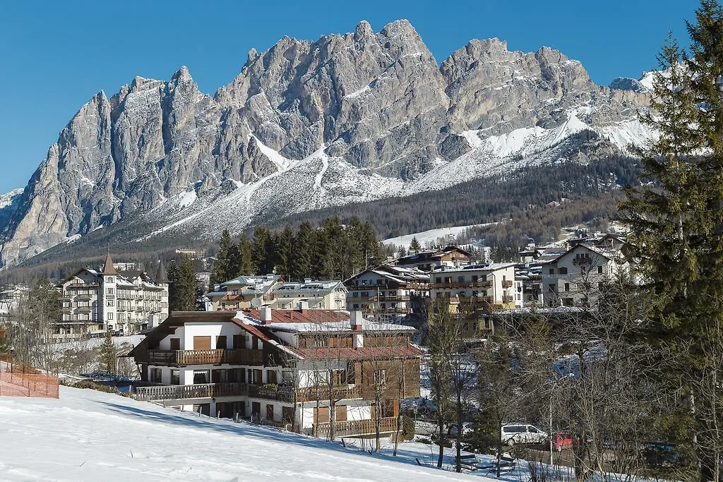 Villa Casanova Cortina d'Ampezzo Apartment